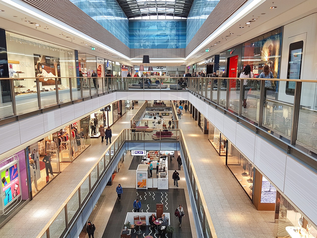 En galleria med flera våningar