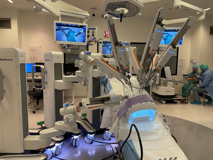 Operationssal med operationsrobot